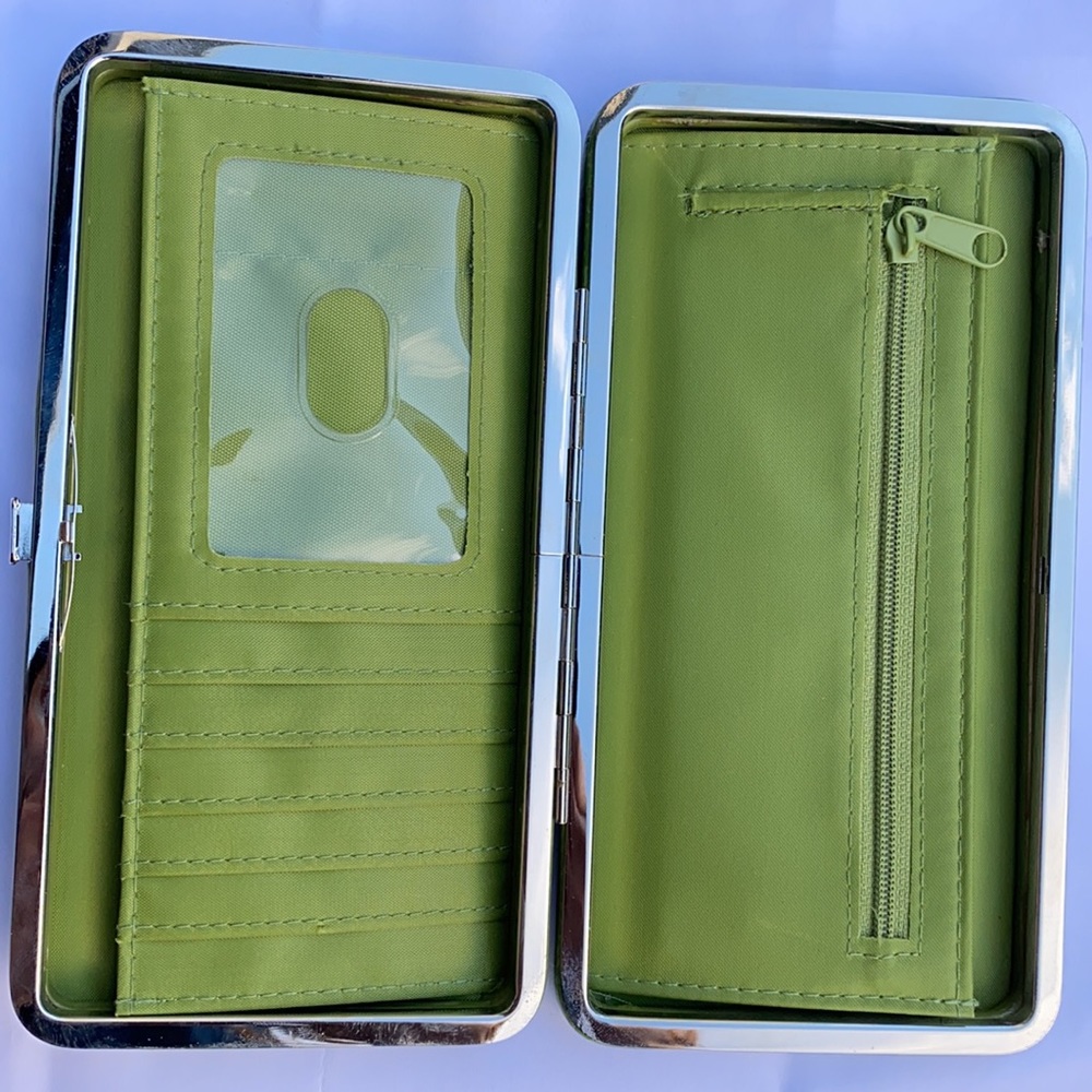 Green Target Wallet - Picture 4 of 6
